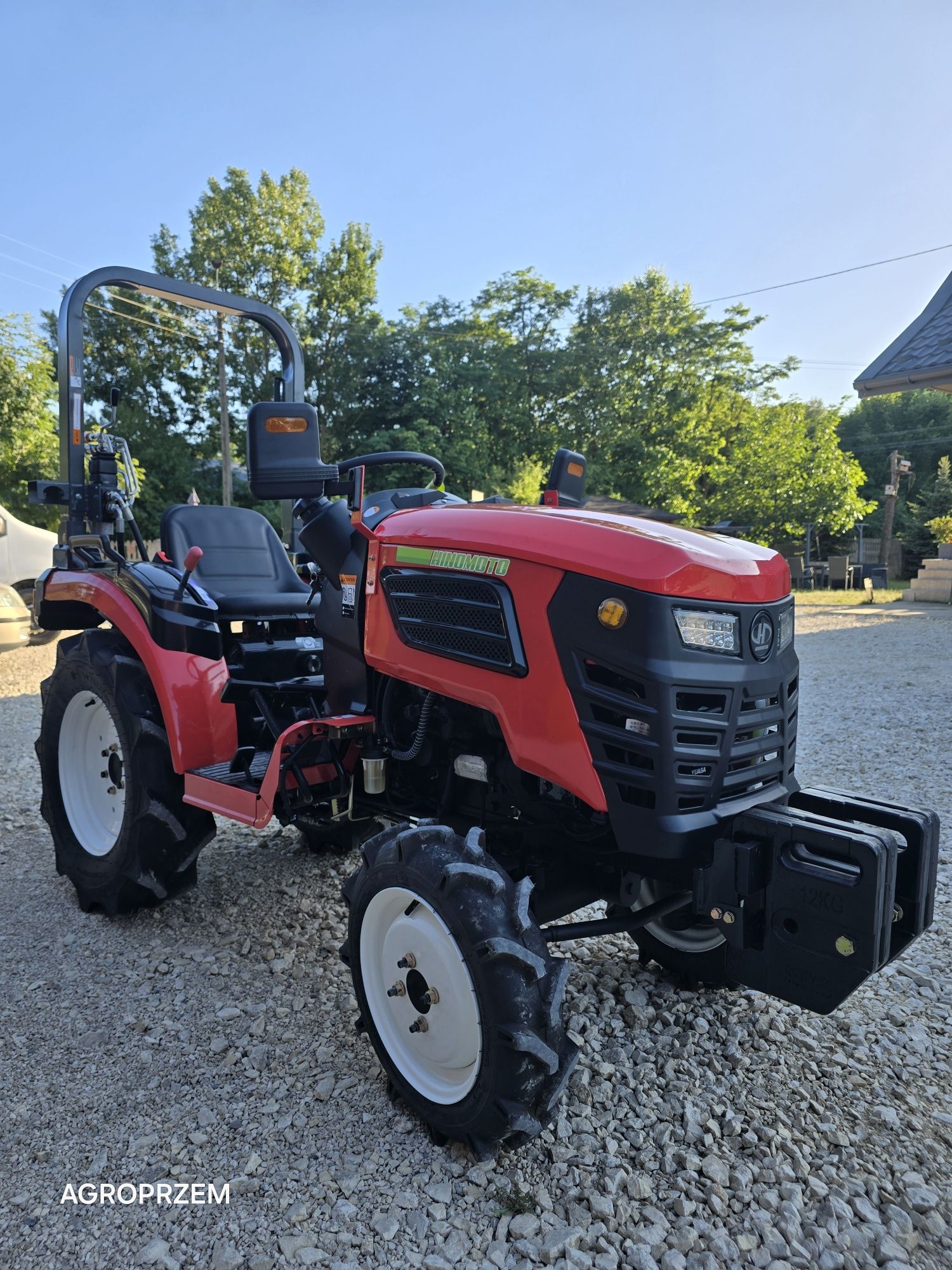 Mini traktorek do trawy- traktorek do ogrodu- hinomoto - nowe