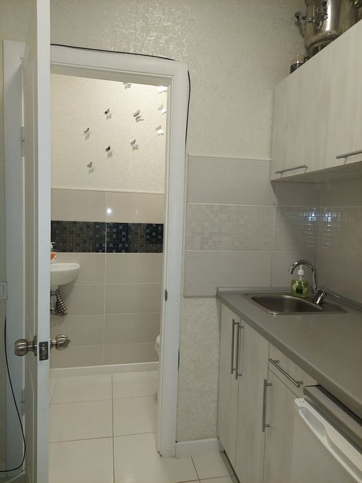 Офіс центр ТЦ Україна Жаботинського 45000 у.о