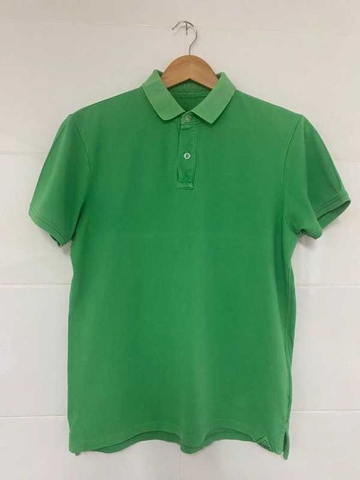 Polo de homem da marca Pull & Bear
Tamanho - M
