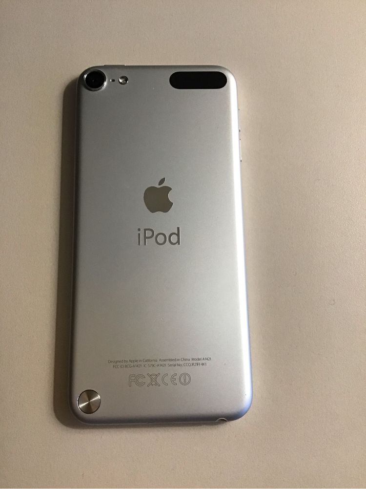 iPod 5 идеальное состояние