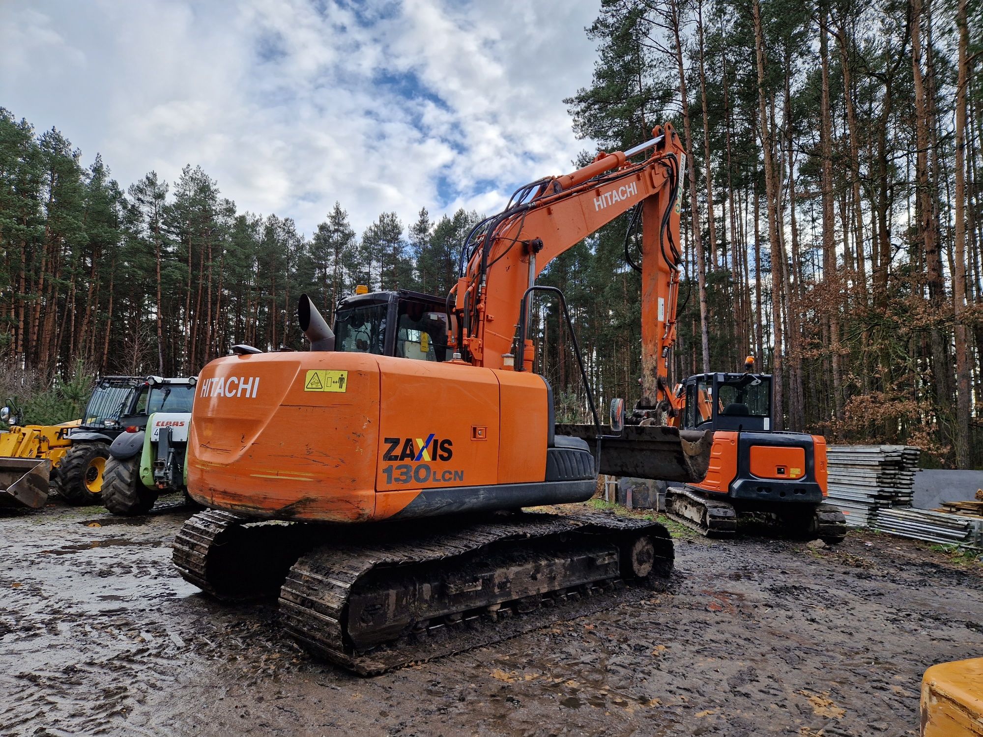 Koparka gąsienicowa Hitachi ZX 130 zaksięgowaniu bardzo ładna