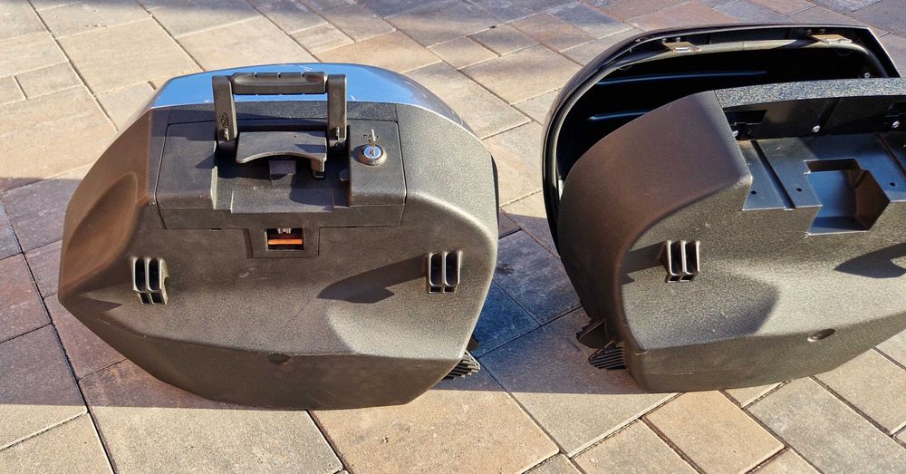 KAWASAKI GTR 1400 KUFER KUFRY lewy i prawy gtr1400 kufry