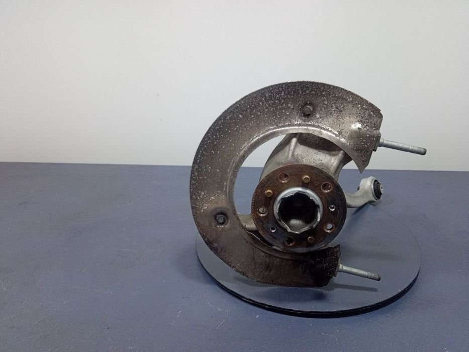 BMW M4 G82 M3 G80 M2 G87 ZWROTNICA PRZÓD LEWA PIASTA WAHACZE 8095663