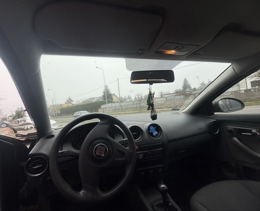 Seat Ibiza 2007r 1.4d, do poprawek lakierniczych