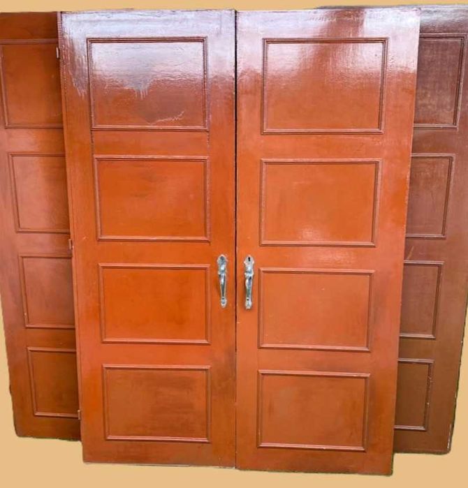 Portas antigas, sem aduelas, de interior e de exterior