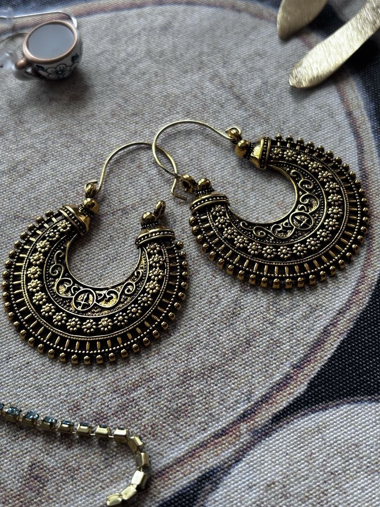 Nowe metalowe kolczyki boho etno