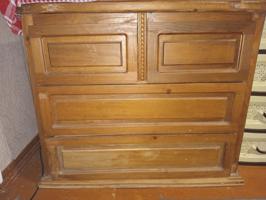 Комод з дерева під фарбування