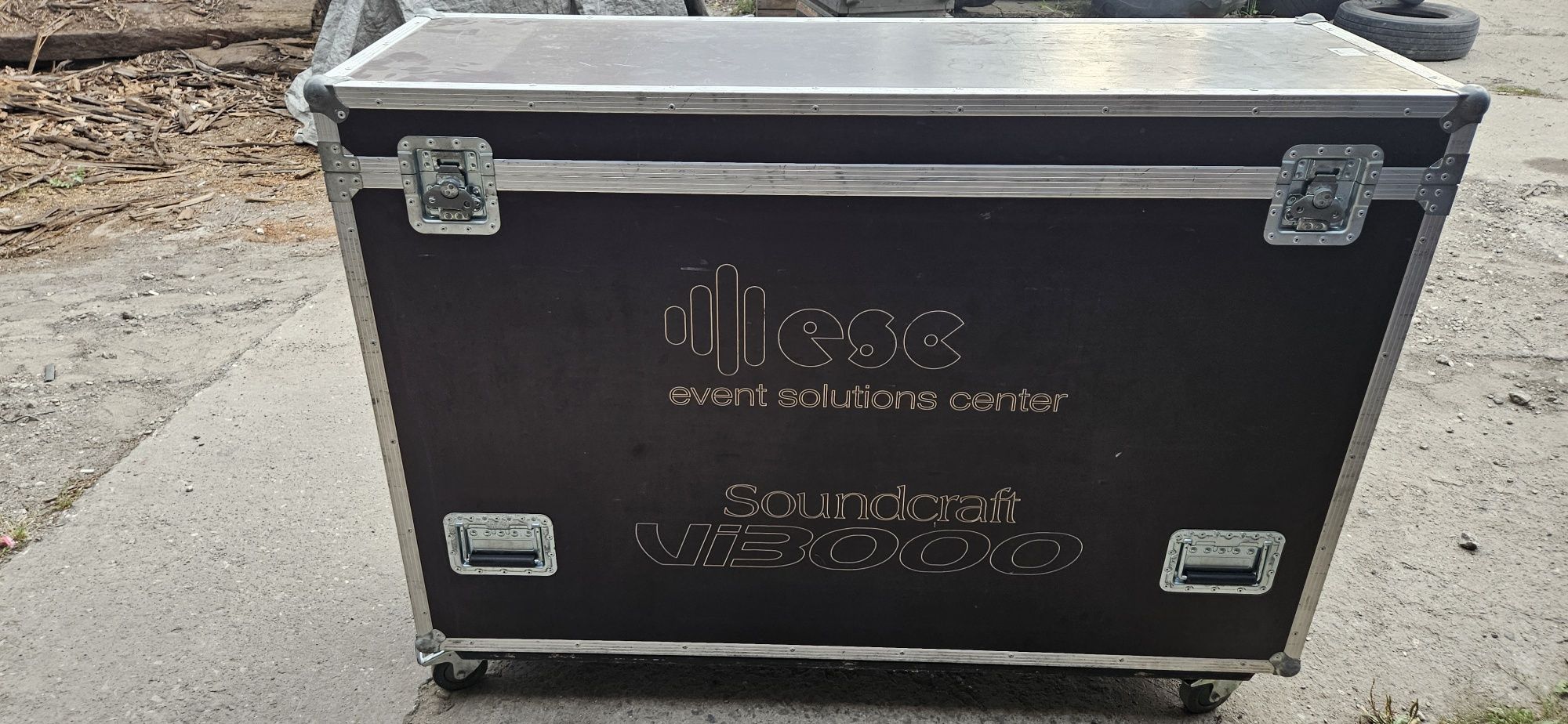 Soundtcraft VI 3000  Stagebox 64/24  światłowód