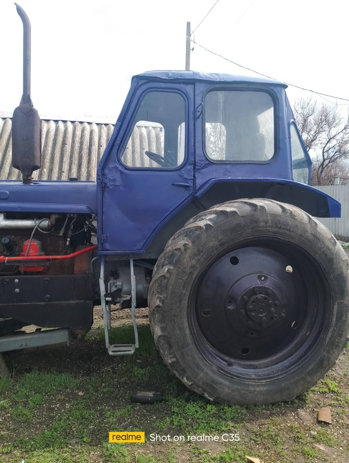 Трактор ЮМЗ 6 с лопатой