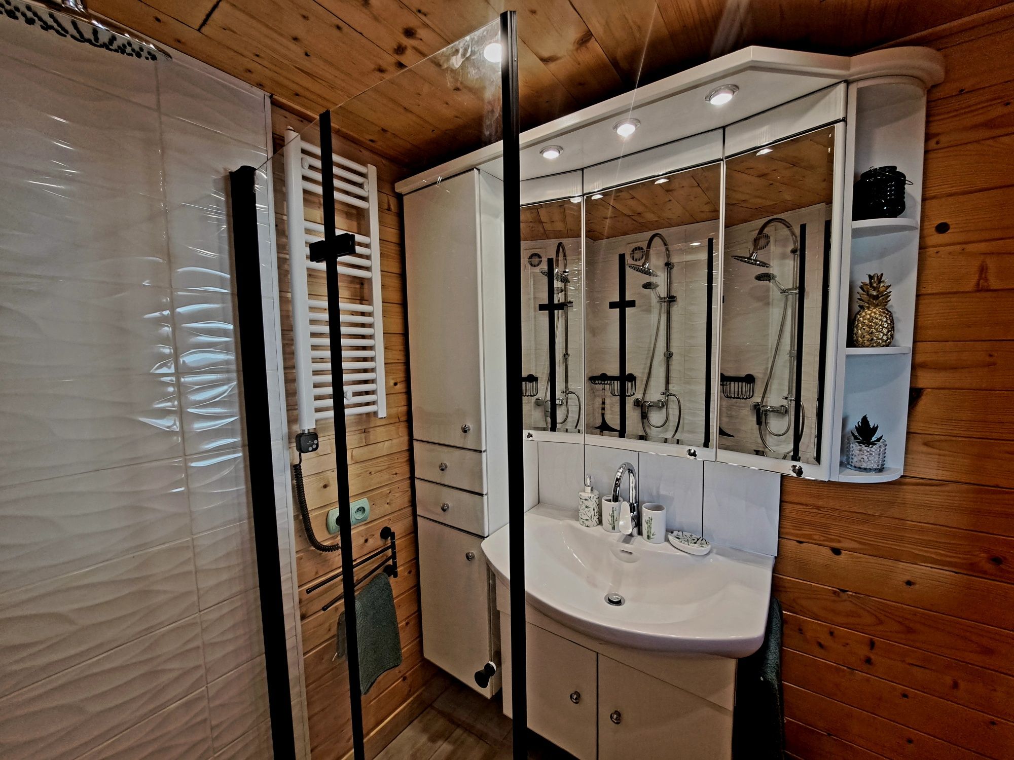 Noclegi 2 domki drewniane całoroczne oraz Apartamenty dla dwojga