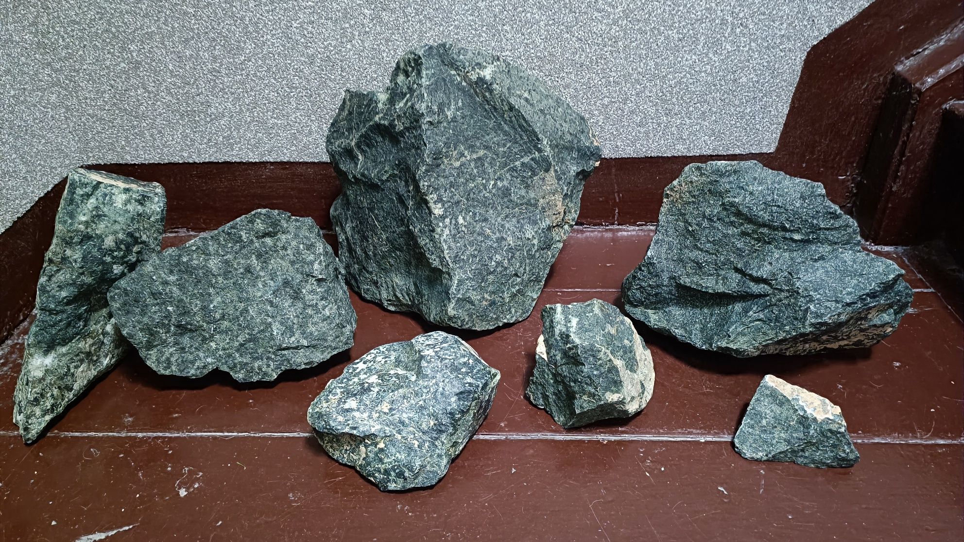 Kamienie do akwarium serpentynit zielony duże skały 40kg