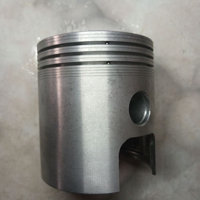 Поршень  Иж ПС  76.8 -79мм під тонкі , стальні , хромовані кільця.