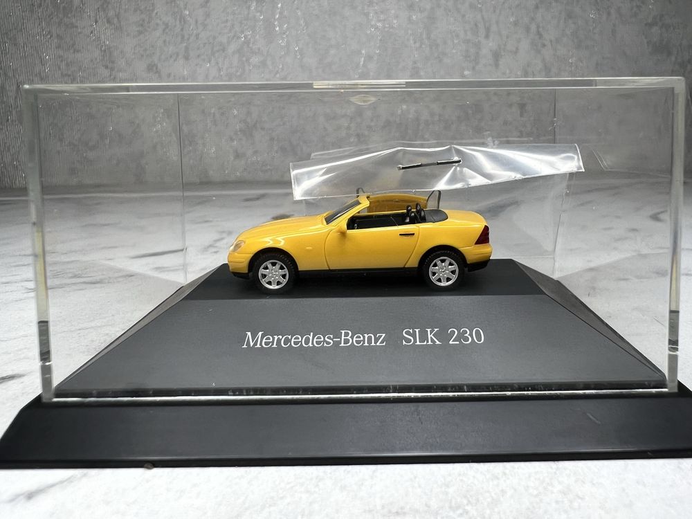 Mercedes SLK модель машинка 1:87 herpa