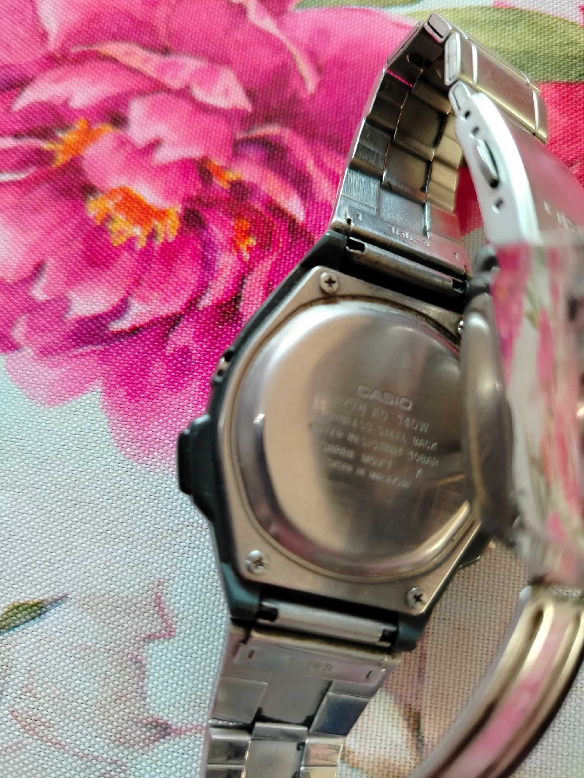 Casio z 1998 roku. ILLUMINATOR. Sprawny. Wysoka jakość.