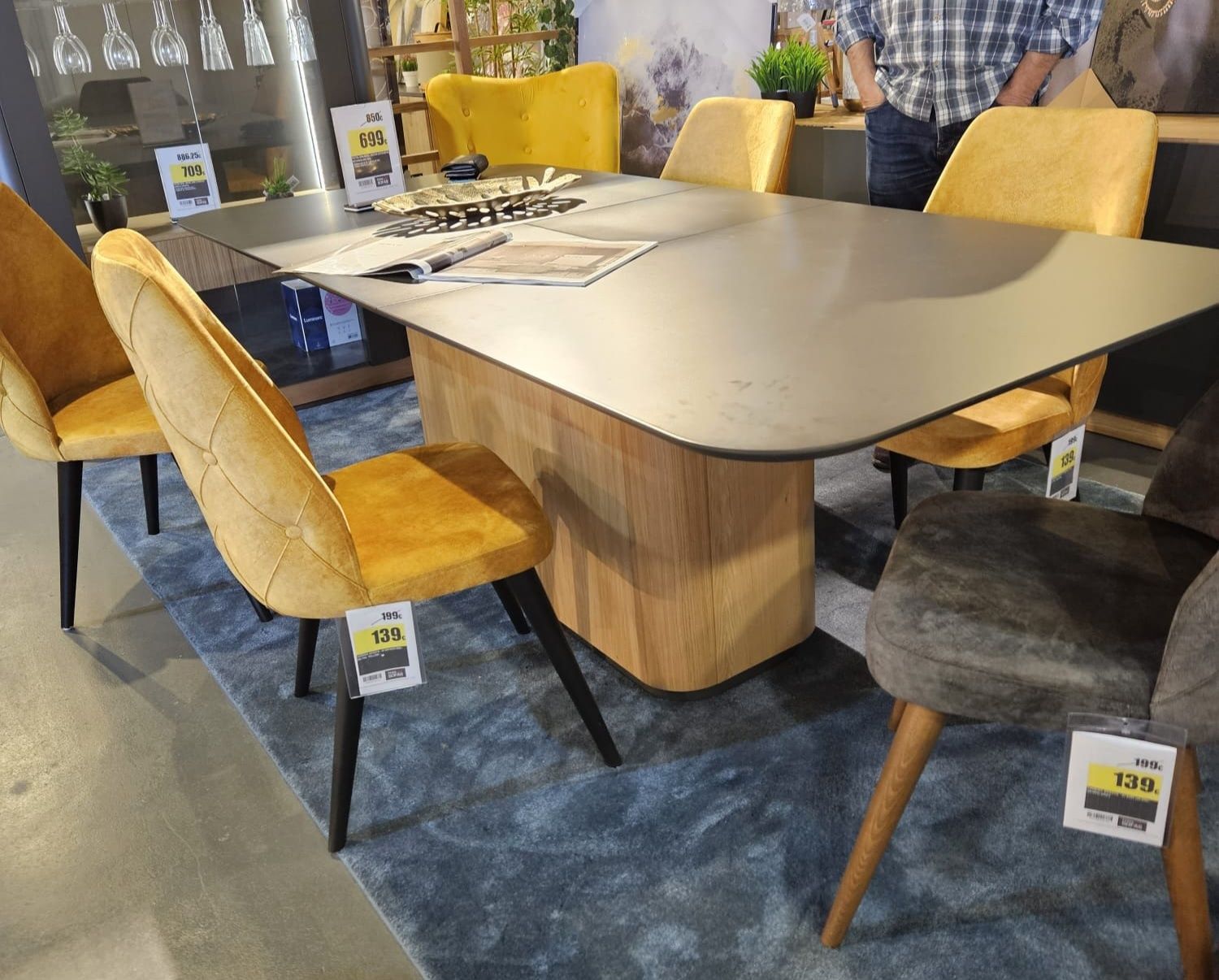 Mesa de jantar + 6 cadeiras