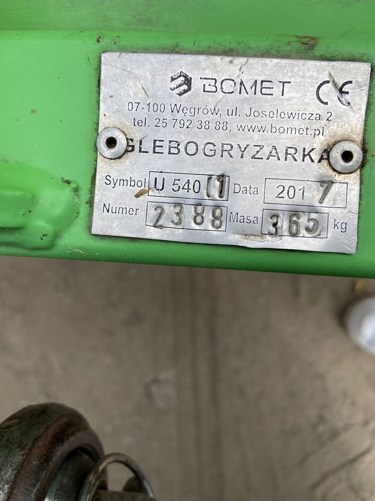 Glebogryzarka Bomet