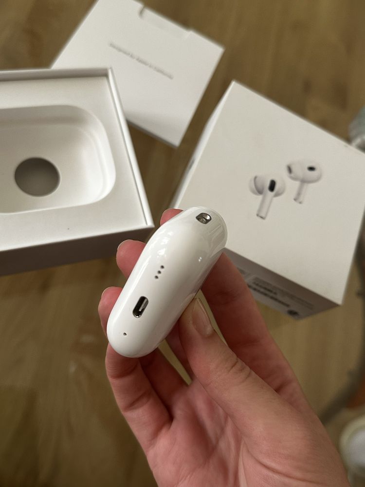Кейс без навушників AirPods Pro 2 with MagSafe (USB‑C) (MTJV3) (2023)