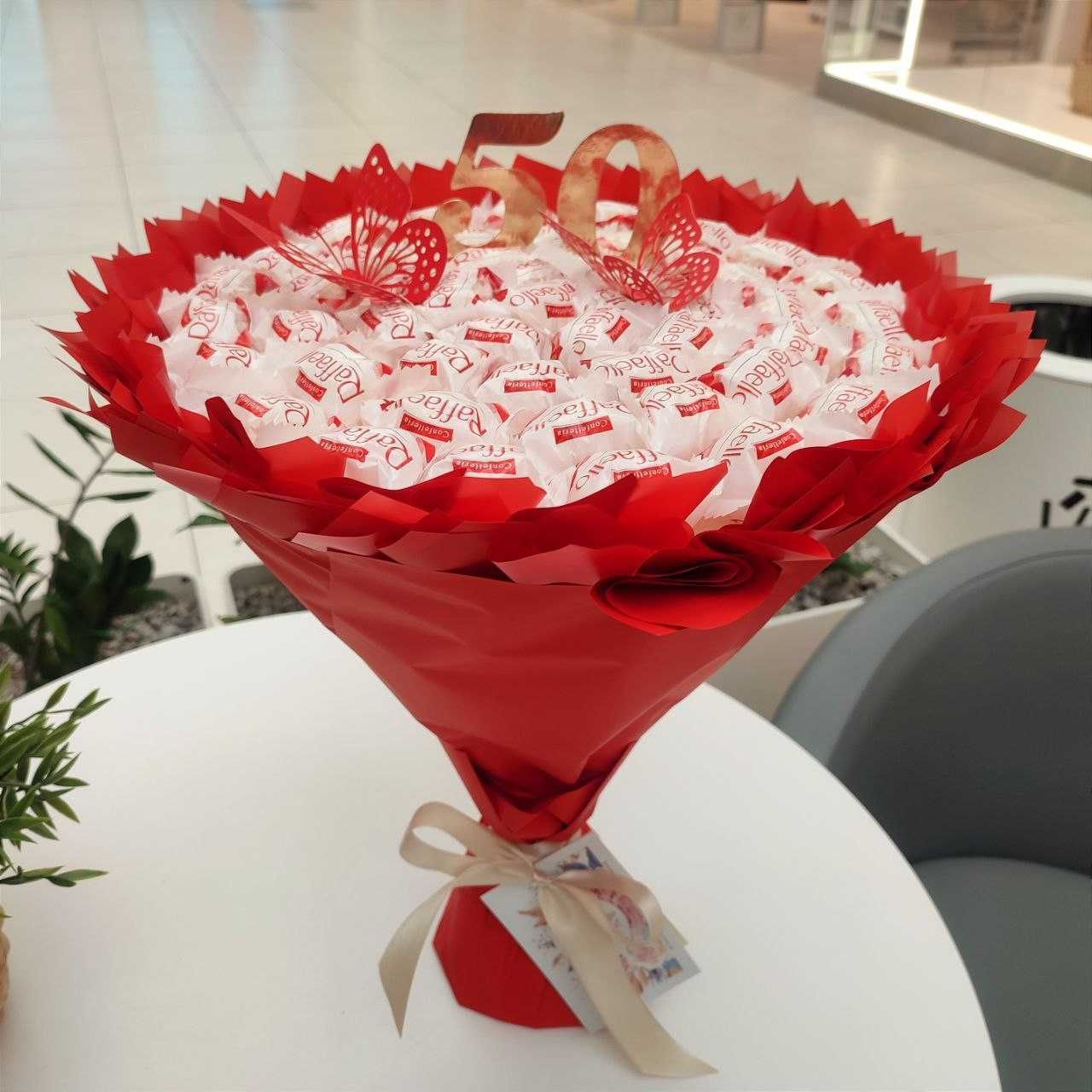 Prezent na 50 Urodziny. Słodki bukiet z Raffaello 50 szt. Rocznica
