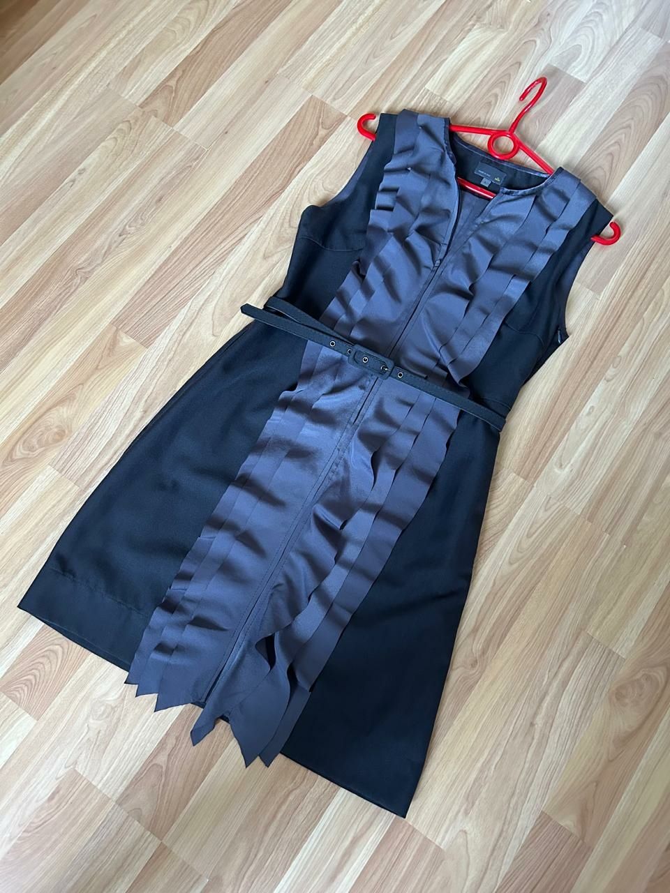 Продам сукню Fendi р.36(S).