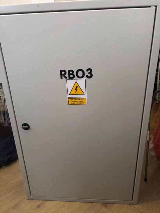 Skrzynia elektryczna natynkowa opis!!