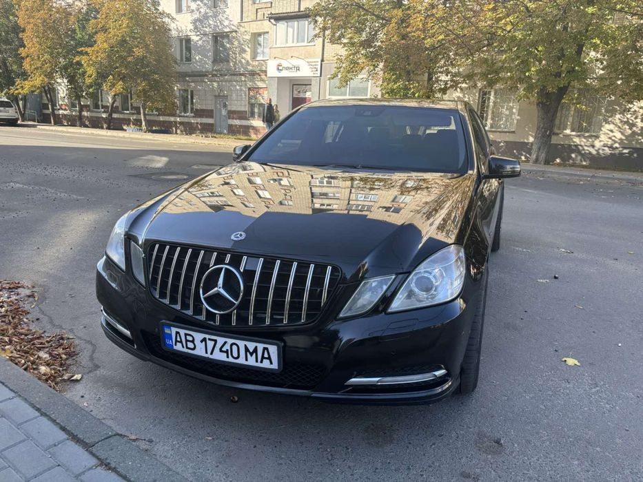 Продам мерседес 212 в идеалном состояние