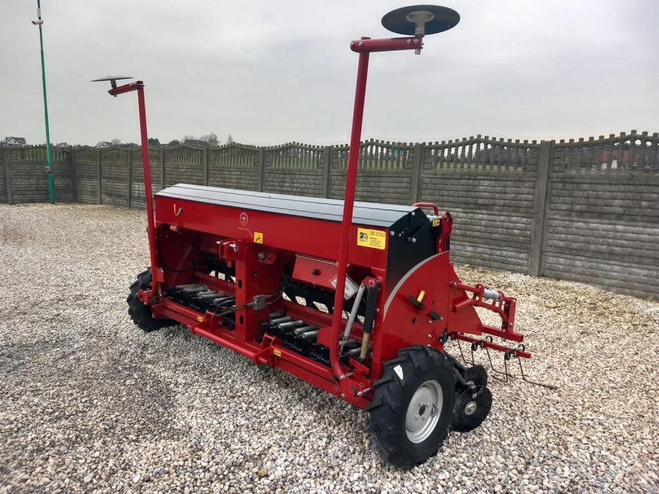 Kongskilde Siewnik zbożowy, rzędowy ECOLINE 300 SD talerzowy  Siewnik zbożowy, rzędowy Kongskilde, model ECOLINE 300 SD talerzowy