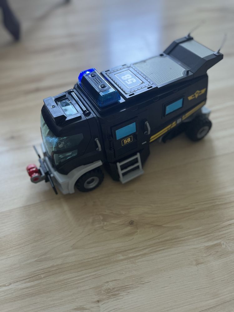 Zabawka wóz policyjny policja playmobil city action
