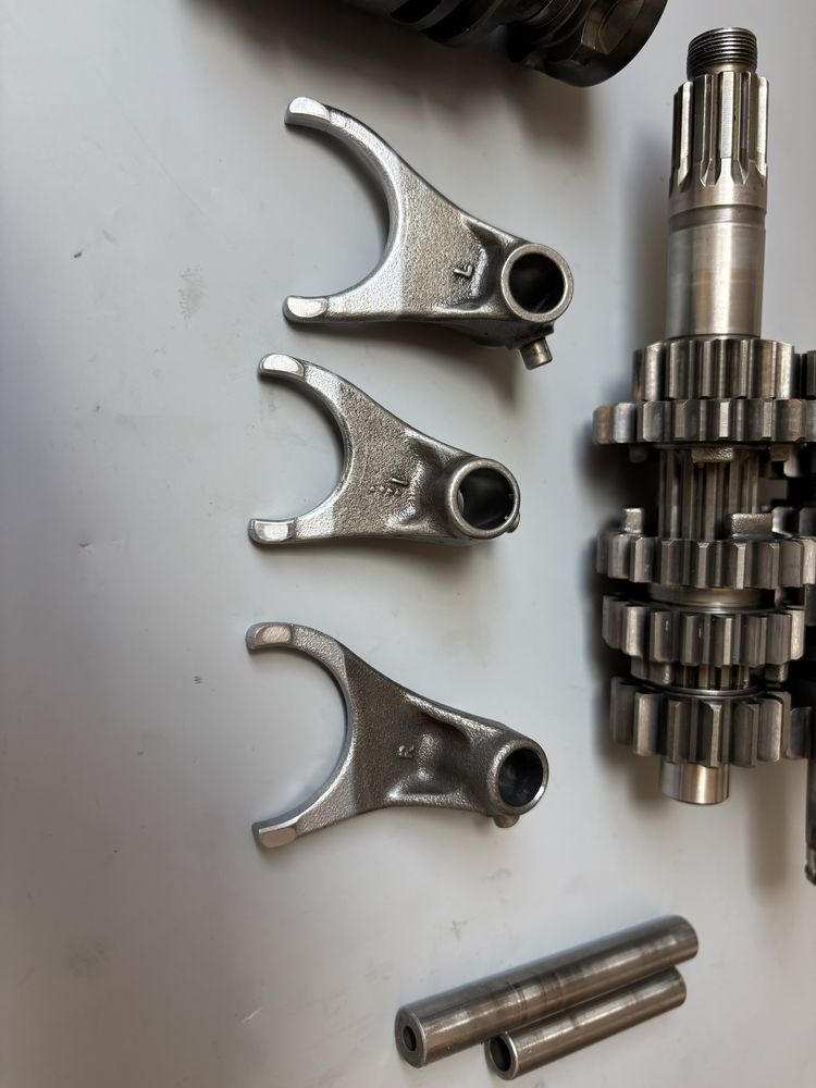 Skrzynia Biegów KAWASAKI KXF250 R 04-08 RMZ 250 R 04-06