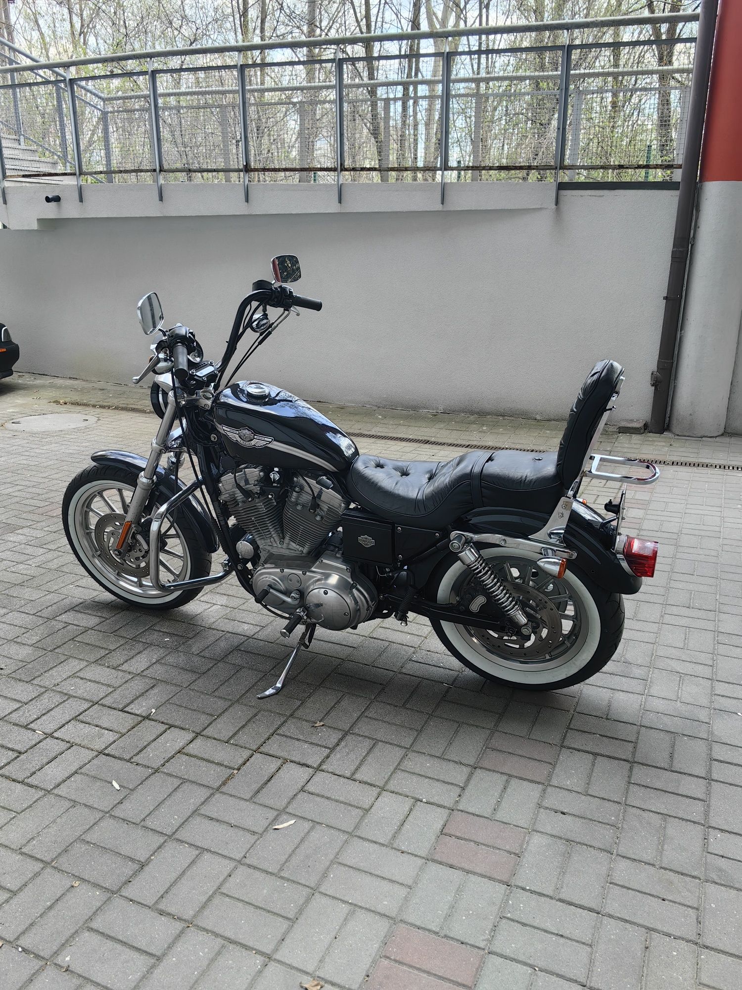Motocykl Harley-Davidson Sportster 883 anniversary rocznik 2003