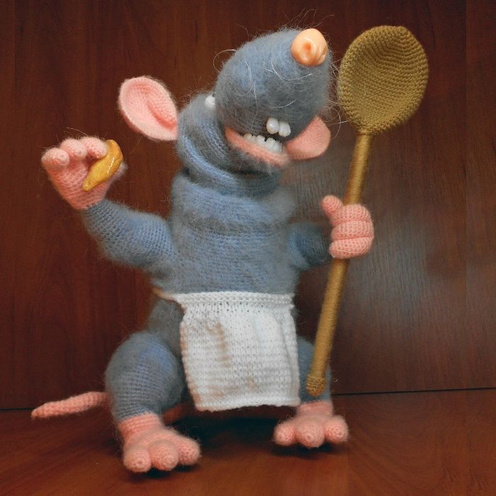 "Крис Повар на ім'я Ремі" - каркасна інтер'єрна іграшка з ангори.