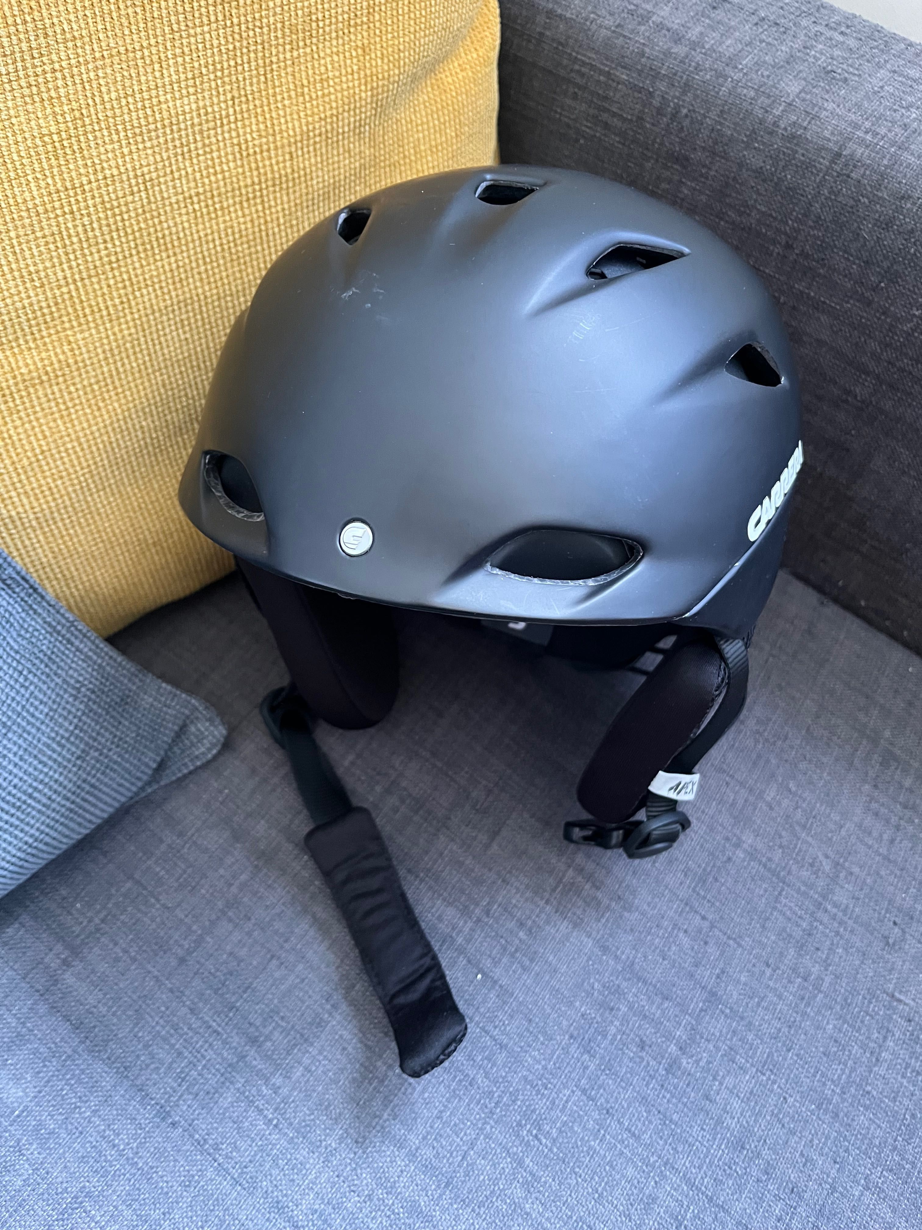 Kask narciarski Carrera