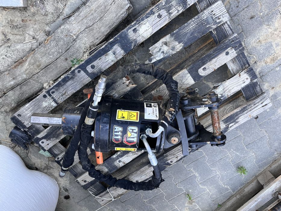 Wynajem minikoparki CAT 302.7CR wywrotki Iveco