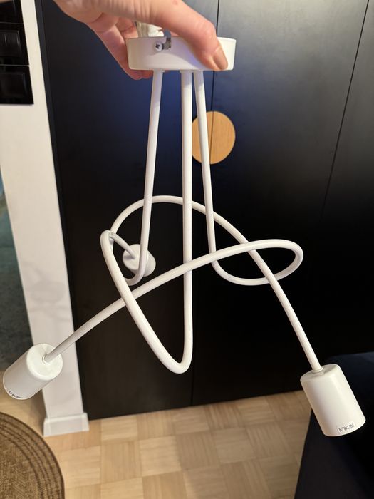 Lampa sufitowa metalowa biała