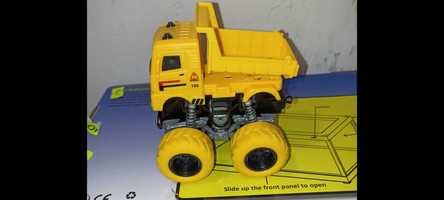 Zabawka ciężarówka wywrotka monster truck na wysokich kołach