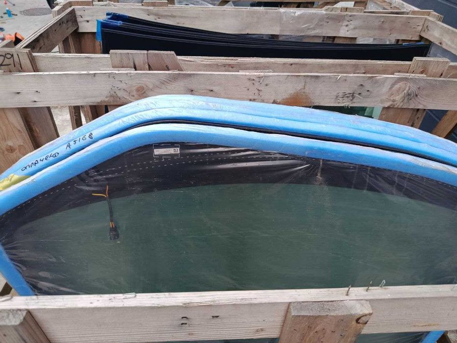 Лобове скло Tesla M3 Highland