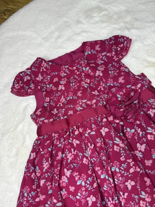 Długa różowa sukienka z krótkim rękawem dla dziewczynki