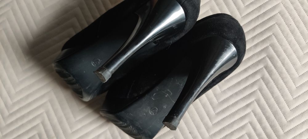 Buty na obcasie koturnie zamszowe rozm 37
