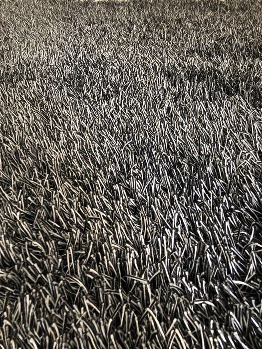 Carpete tapete cinza branca e preta