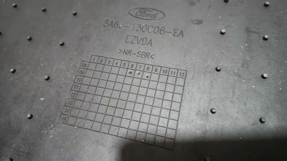 ФОРД ФІЄСТА (2008-2017 рік) оригінальні гумові коврики в салон.