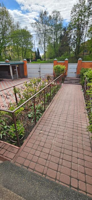 Продажа будинку в центрі с. Старі Безрадичи, Обухівський район