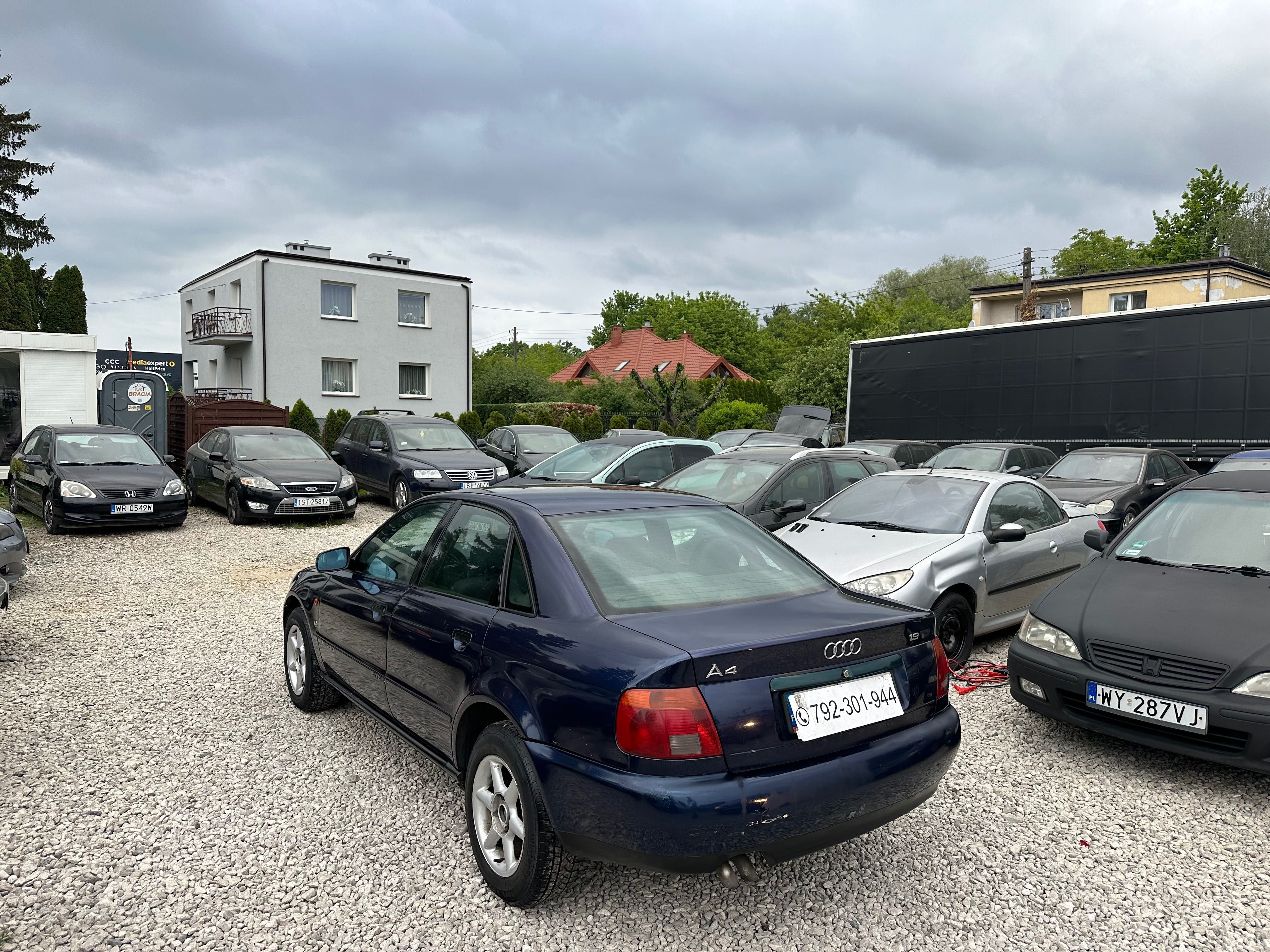 Na sprzedaż Audi A4 B5//ekonomiczne//klima//felgi//na dojazd do pracy/