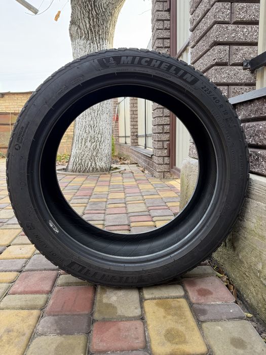 Зимова гума Michelin Pilot Alpin 5. 225/40 R18