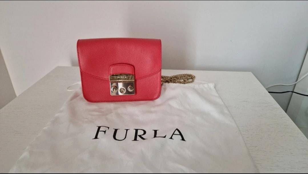 Mala pequena Furla