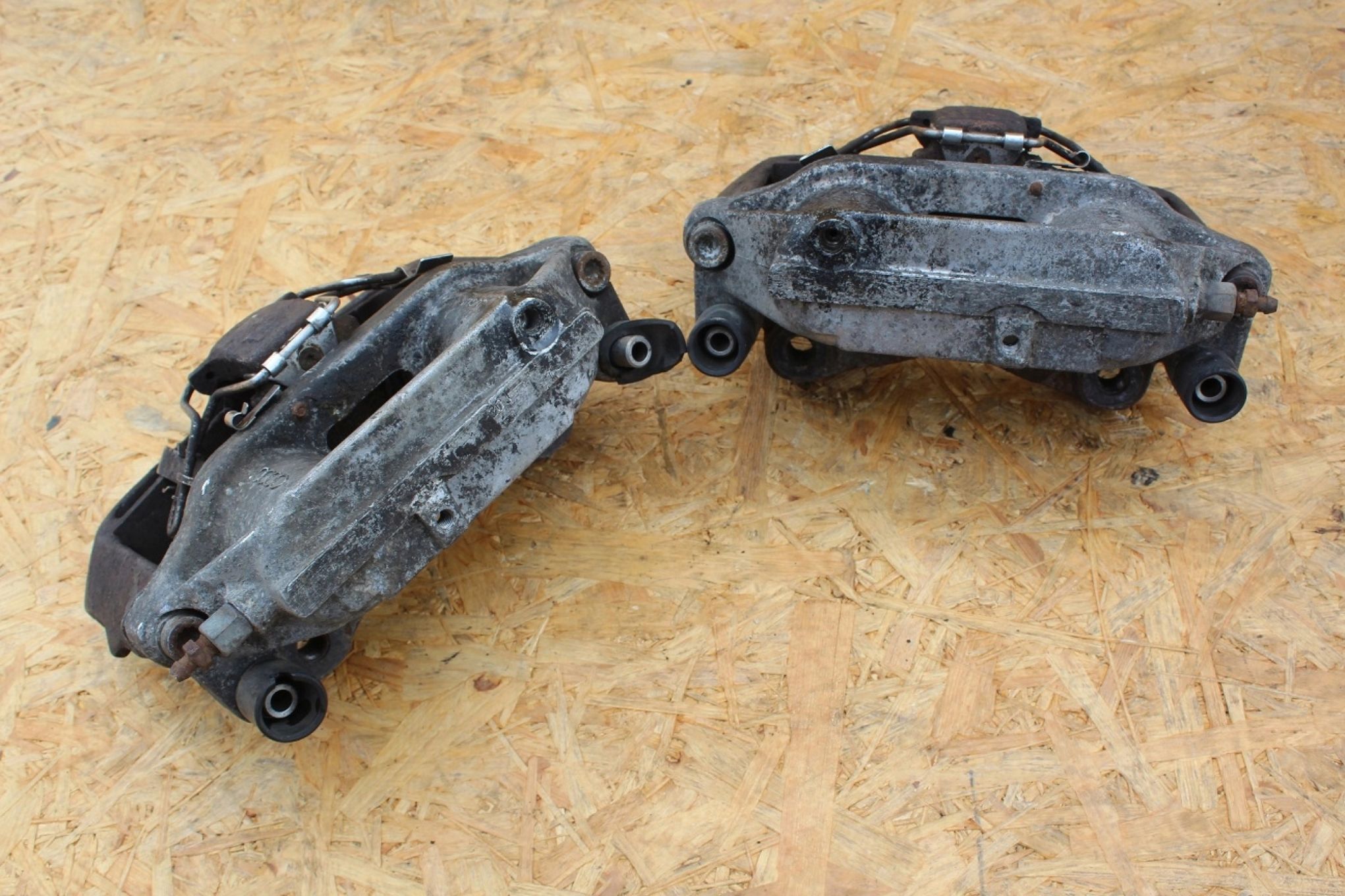Zaciski hamulcowe przód AUDI A6 S6 C5 4.2 v8 prawy lewy komplet SWAP