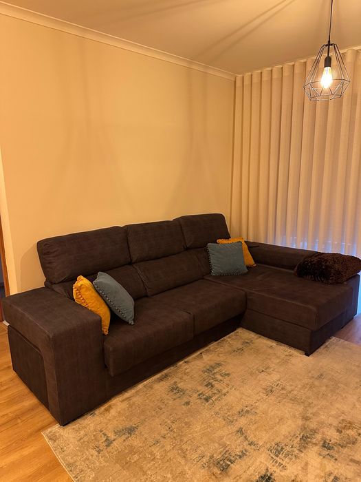 Sofa com chaise longue