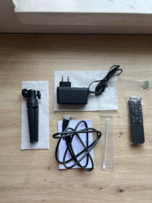 Mini Projector AKIYO Ótimo Estado