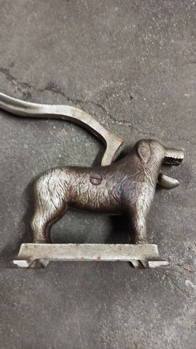 Dziadek do orzechów żeliwny pies Art deco