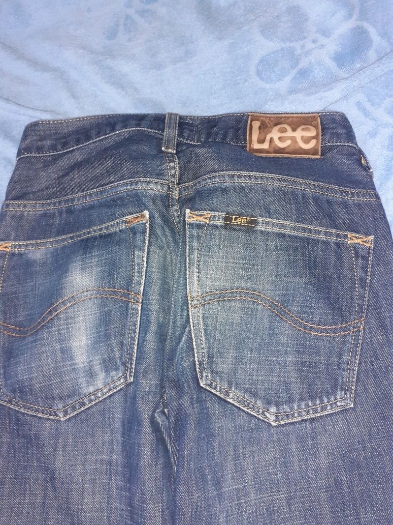 Продам женские джинсы Lee