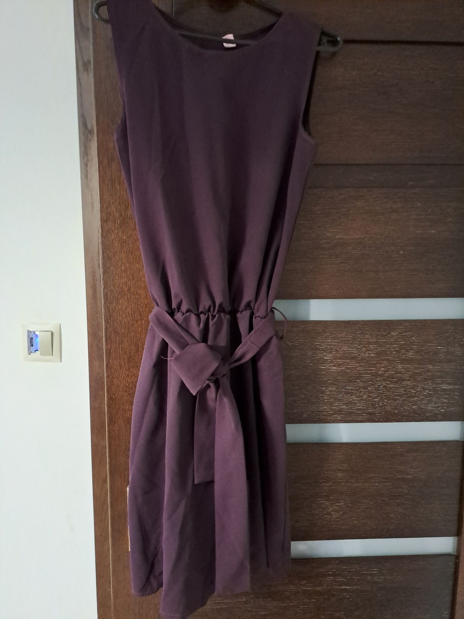 Sukienka rozmiar M śliwkowa burgund