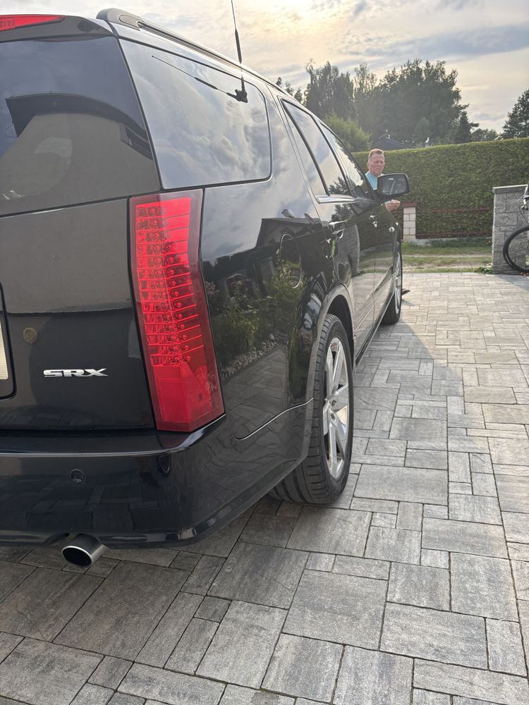 Cadillac SRX 2004r 4.6 benz